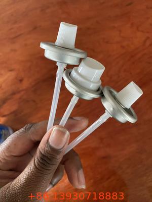 লিক-প্রুফ 4-হোল স্নো এয়ারোসল স্প্রে ভালভ এবং অ্যাকুয়েটর আলংকারিক স্প্রে জন্য ভারী দায়িত্ব শীতকালীন প্রভাব নল